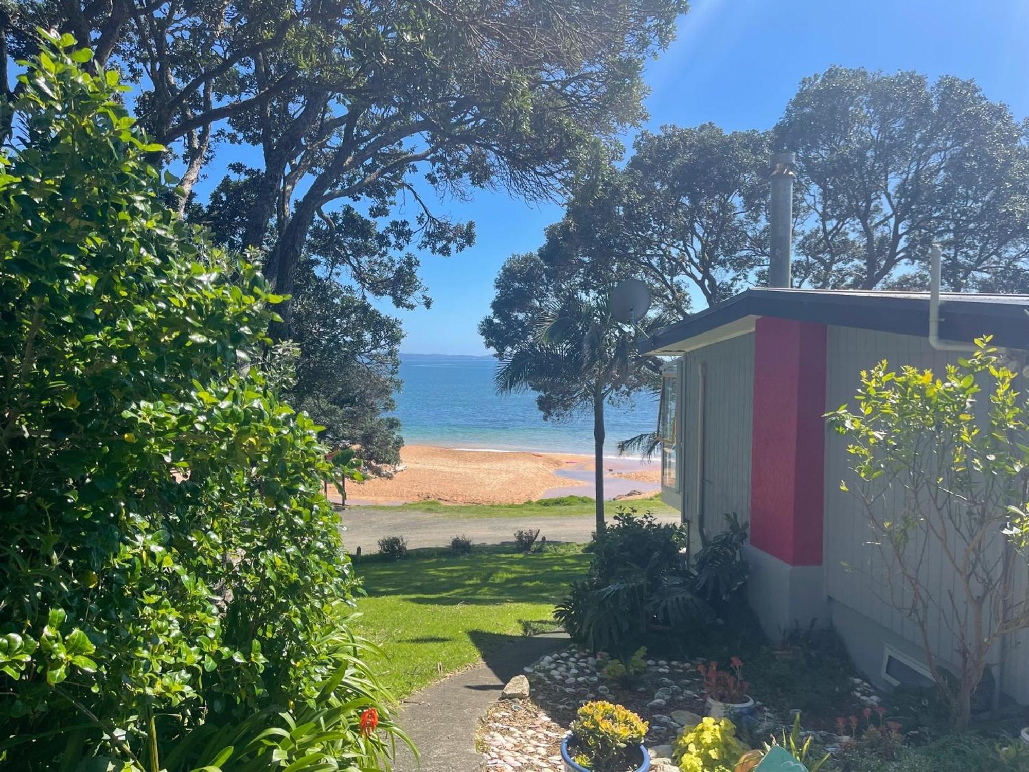 Driftwood Lodge Beachfront, Cable Bay, Northland Coopers Beach Exterior foto